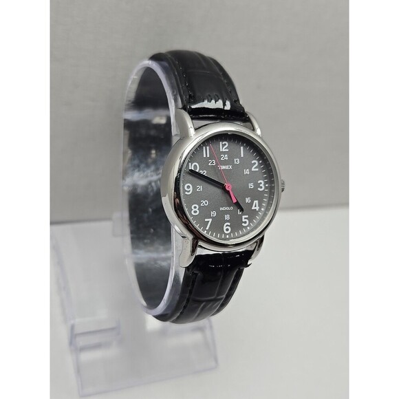 Womens Timex Weekender Indiglo Silver Tone 31mm Quartz Watch New Battery WR 30M - Picture 3 of 13